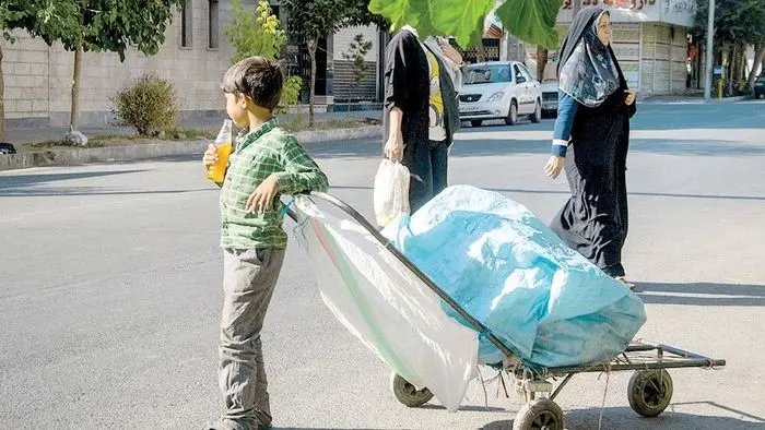 کودکی در شیفت کاری