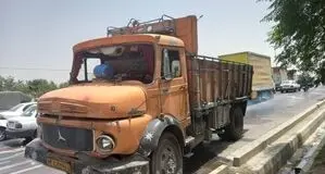 راننده ۸ ساله کامیون متوقف شد 