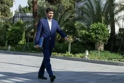 وزیر ارتباطات به کرمانشاه و ایلام سفر کرد