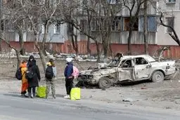 Officials in Mariupol reject Russian surrender ultimatum