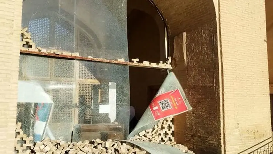 آسیب به چهلستون، رکیب‌خانه و عالی‌قاپو در حمله به استانداری اصفهان