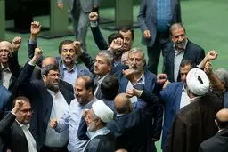 می‌خواستند با عبارت حقوق 100 میلیونی مجلسی که مدال افتخار گرفته را تخریب کنند

