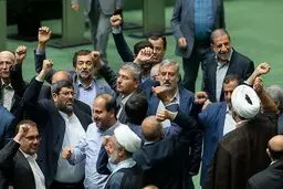 می‌خواستند با عبارت حقوق 100 میلیونی مجلسی که مدال افتخار گرفته را تخریب کنند

