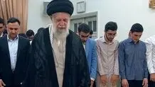 Leader receives Iranian medalists, elites