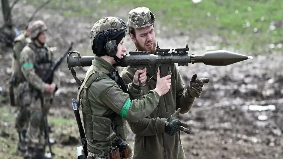 سخنان ضد و نقیض فرماندهان ارتش اوکراین درباره ادامه جنگ با روسیه

