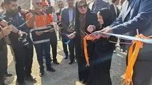 افتتاح یک جاده کرمان به دست دخترک دهبکری