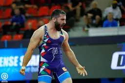 حسن یزدانی در فینال لیگ برتر کشتی آزاد مقابل مجتبی گلیج به میدان می‌رود