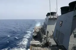 ناو جنگی آمریکا از تنگه تایوان رد شد