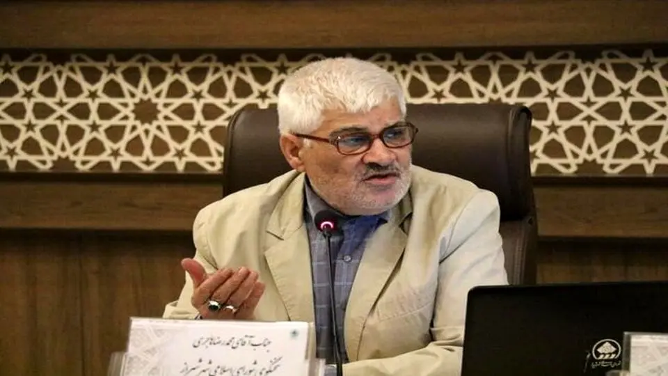 صدور مجوز تاکسی‌های اینترنتی به شهرداری و نیروی انتظامی واگذار شود

