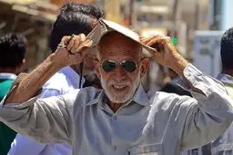 ۱۴۰ ایلامی بر اثر شدت گرما راهی بیمارستان شدند

