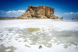اوضاع دریاچه ارومیه بحرانی است


