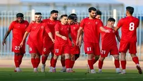 تماشاگران  پرسپولیس مقابل فجرسپاسی  از  قبرستان عبور کردند 