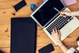 لزوم فکر حقوقی تازه  در جهان اینترنتی