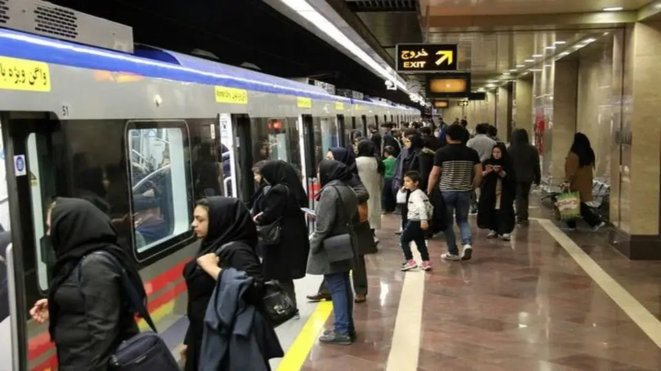  ورود زنان بی‌حجاب به مترو ممنوع نیست؛ فقط تذکر لسانی 