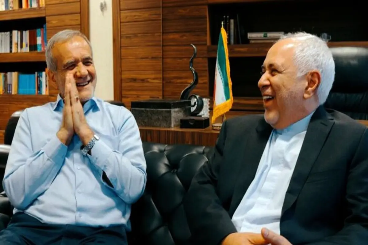 متفاوت‌ترین حضور ظریف در صداوسیما؛ «محمدجواد ظریف» امروز همراه «مسعود پزشکیان» در تلویزیون/ عکس