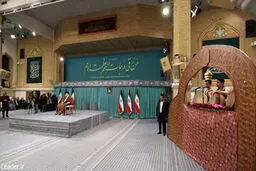 شوخی جالب و متفاوت رهبر انقلاب با حسین رضازاده/ عکس

