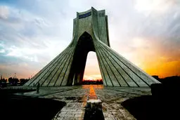 نغمه ناتمام میدان