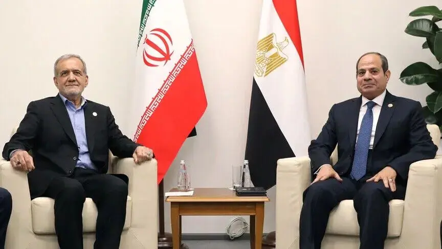 دیدار رئیس‌جمهور مصر با پزشکیان / سیسی از رئیس‌جمهور ایران چه درخواستی کرد؟