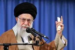 رهبر انقلاب: هرچه به ذهن میرسد را نباید در فضای مجازی منتشر کرد/ تأثیر برداشت‌ها و تحلیل‌های غلط بر روحیه مردم باید مورد توجه قرار گیرد