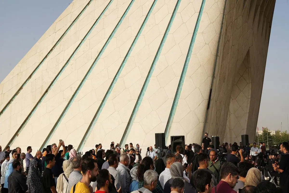 ارکستر سمفونیک در میدان آزادی  برای ایران نواخت 