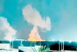 خاورمیانه میان دو گلوگاه
