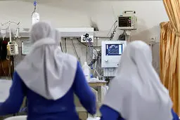 فروش کامیون پدر برای تأمین هزینه دستگاه تنفسیِ پسر
