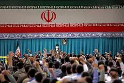 رهبر انقلاب: جوانانی که در خیابان آمدند بچه‌های خودمان هستند / آغاز چالش بین ملت ایران و آمریکا، ۲۸مرداد سال ۱۳۳۲ بود