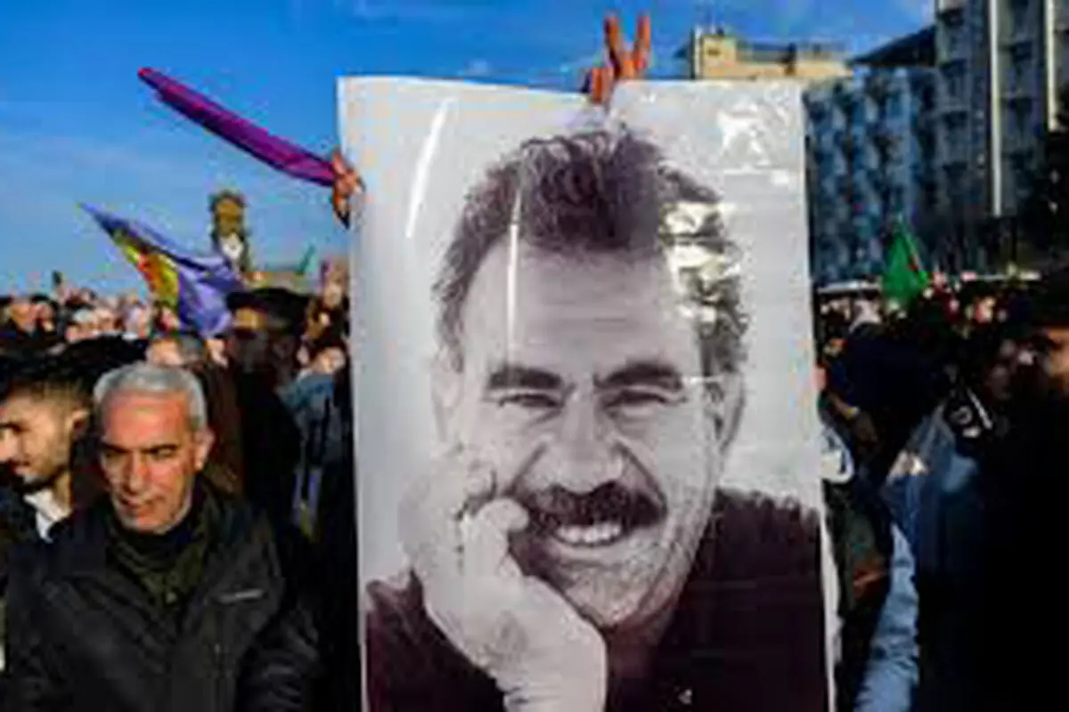 تفنگ‌ها را زمین بگذارید

