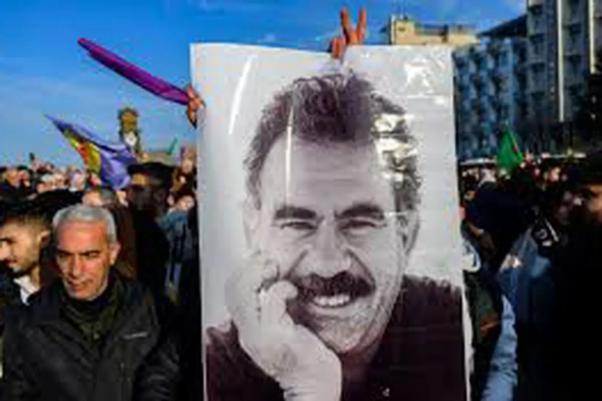تفنگ‌ها را زمین بگذارید

