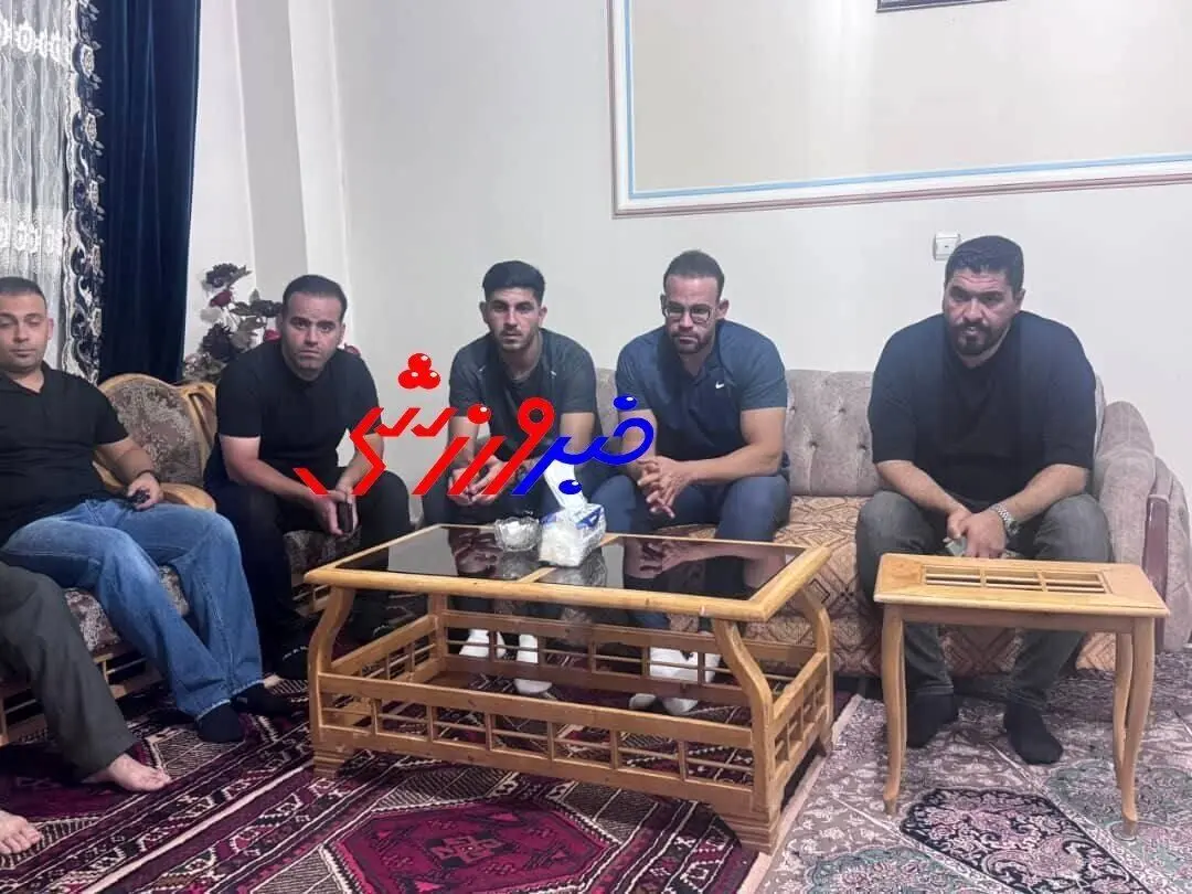 عکس | حضور بازیکن پرسپولیس در منزل الهه حسین‌نژاد