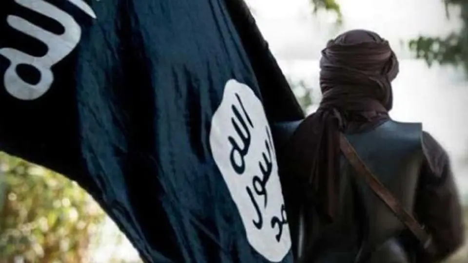 صداوسیما به نقل از بی‌بی‌سی: داعش مسئولیت حمله به شاهچراغ را بر عهده گرفته /عکس

