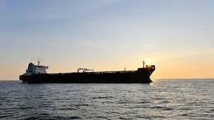 تصاویر نفتکش خارجی توقیف‌شده در آب‌های خلیج فارس+ ویدئو