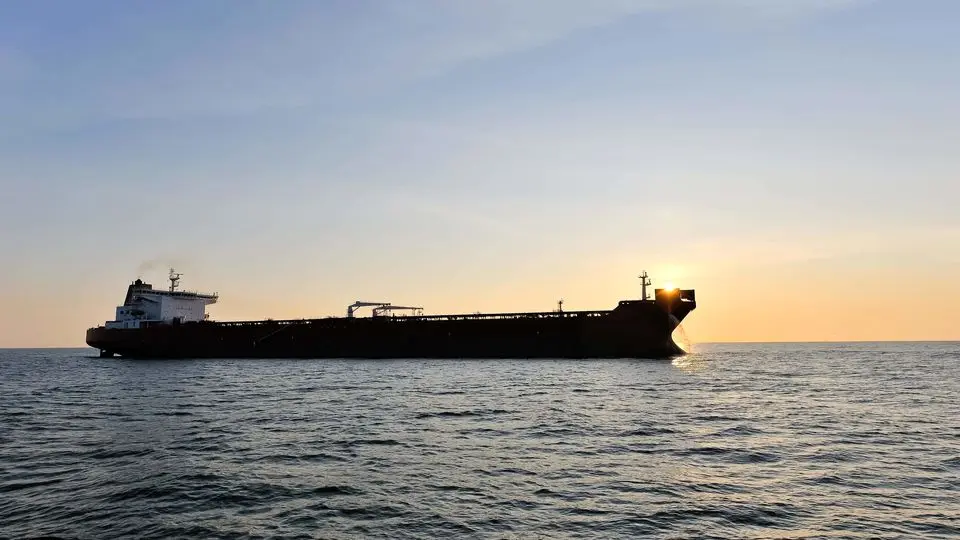 لحظه توقیف یک نفتکش توسط نیروی دریایی ایران/ فیلم