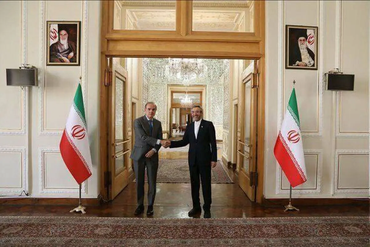 اجتماع بین مورا و باقري في طهران 