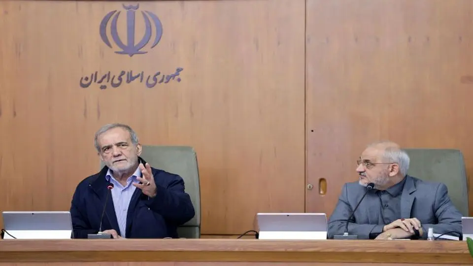 پزشکیان: آمریکا با مشاهده ناتوانی رژیم صهیونیستی، ناگزیر به میدان آمد