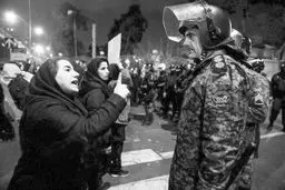 نوزایی فرهنگی و تغییر مفهوم هویت ایرانی
