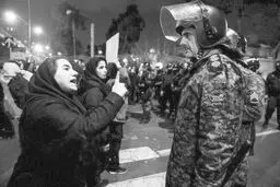 نوزایی فرهنگی و تغییر مفهوم هویت ایرانی
