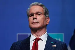 اسکات بسنت: تیم‌هایی به نقاط مختلف جهان اعزام شده‌اند تا از کشورها بخواهند علیه ایران اقدام کنند 