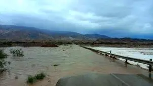 مسیر بندر خمیر ـ بندر لنگه همچنان مسدود است