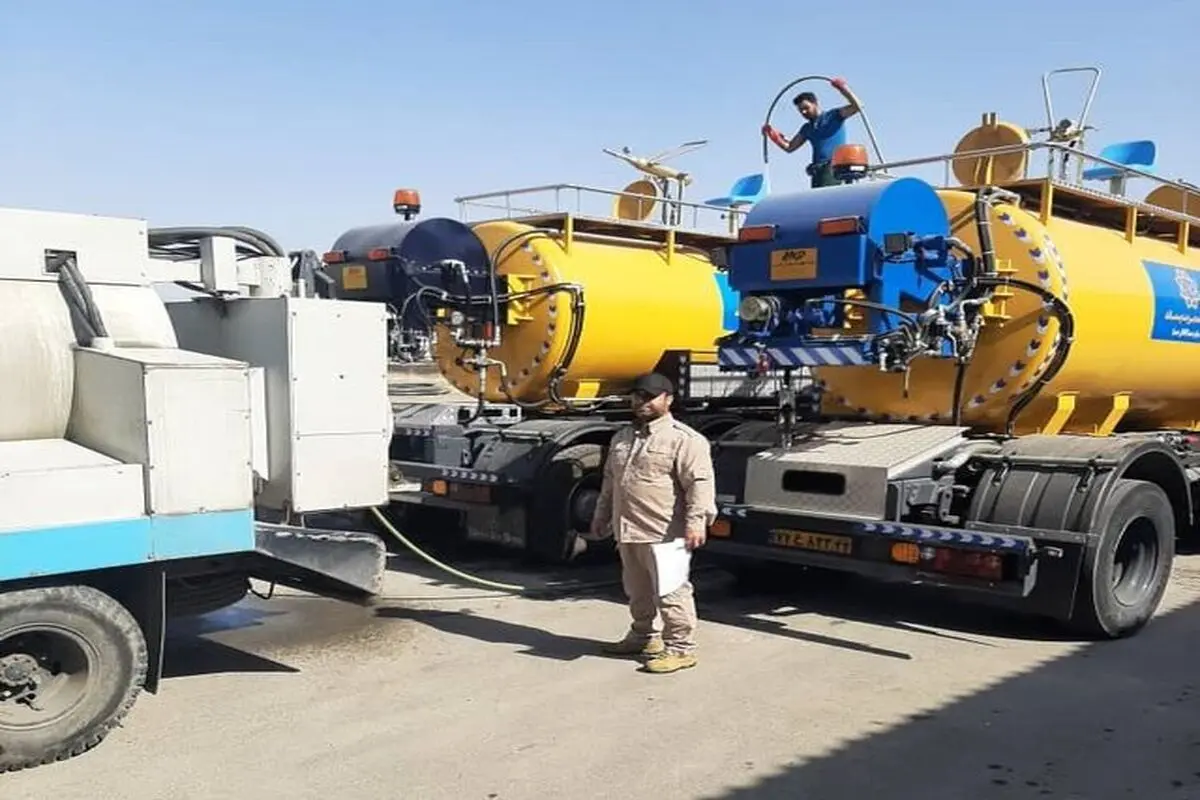 اعزام تانکرهای آبرسانی  از تهران به همدان

