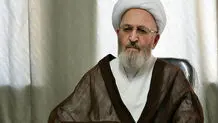 تا دقایقی دیگر آیت‌الله سبحانی بر پیکر رهبر شهید نماز می‌خواند