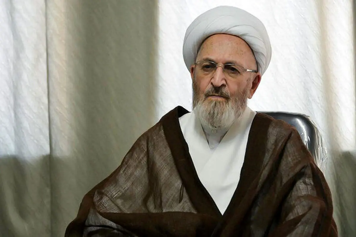 توضیح دفتر یک مرجع تقلید درباره موتورسواری بانوان: ذاتاً حرام نیست