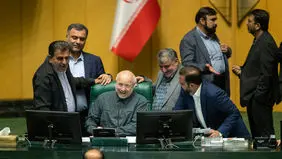 شروع جلسه علنی امروز مجلس با درگیری لفظی قالیباف با نماینده شیراز