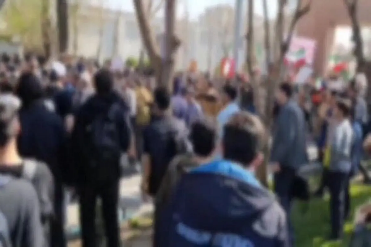 روزنامه اطلاعات: دانشجویان با هر شعار و رفتاری نباید از دانشگاه رانده شوند