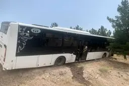 گزارش حادثه اتوبوس حامل دانش‌آموزان در جاده قزوین اصلاح شد / همه دانش آموزان اتوبوس سالم هستند