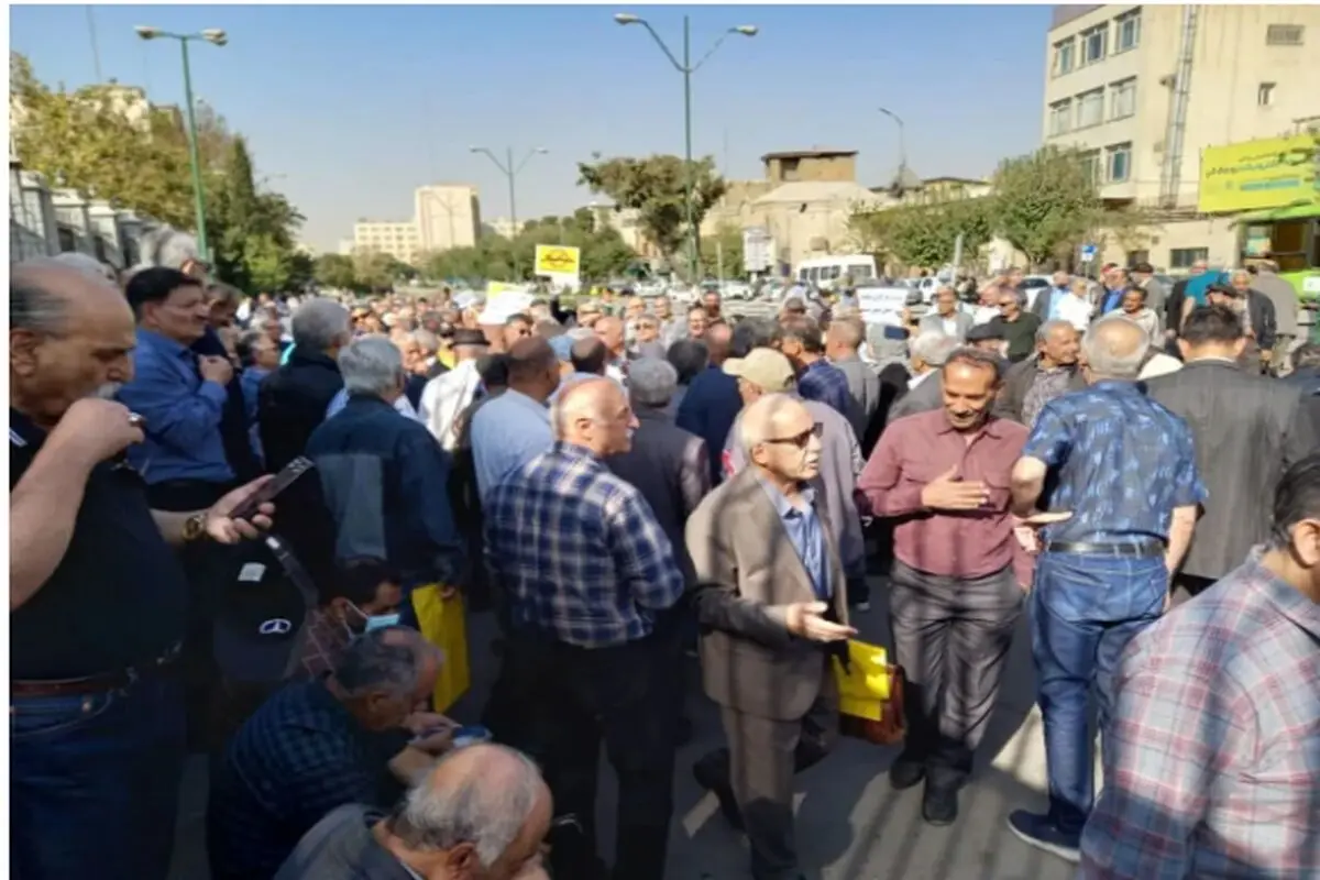 تجمع بازنشستگان فولاد مقابل مجلس