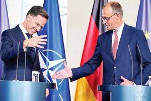 تقلای اروپا برای استقلال نظامی