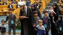 عکس یادگاری مسعود پزشکیان با خانواده پرجمعیت یک روحانی