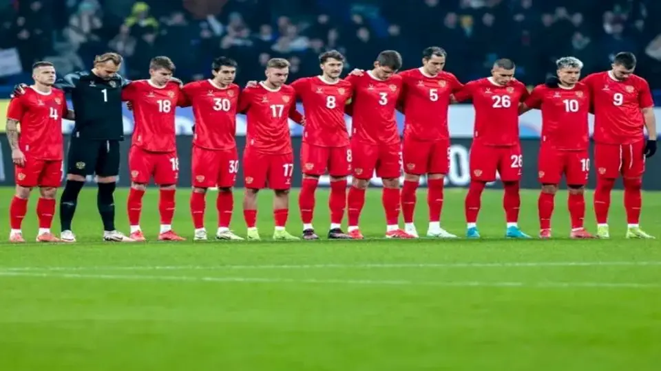 سرمربی لوکوموتیو: باید مقابل ایران آرامش داشته باشیم