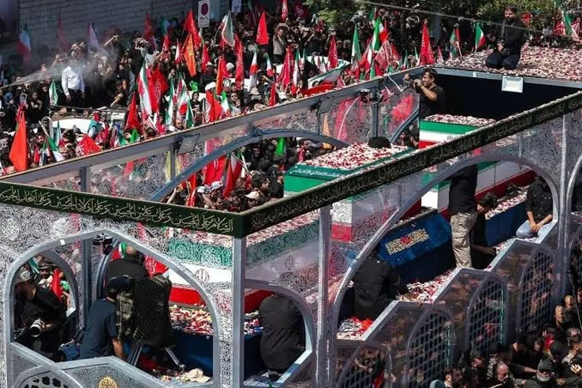 اعلام جزییات نهایی مراسم تشییع: پیکر رهبر شهید و خانواده پیش از اقامه نماز صبح فردا سه‌شنبه ۱۶ تیر به مسجد مقدس جمکران خواهند رسید